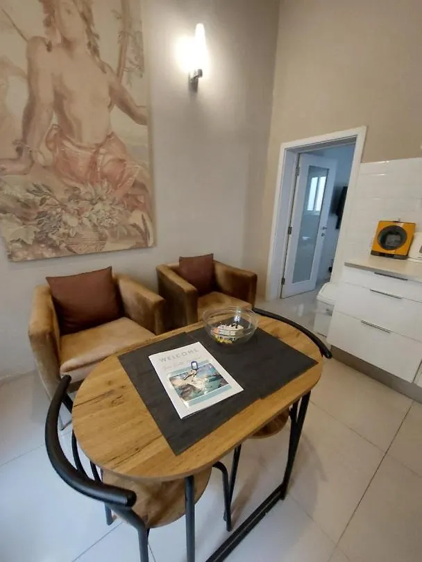 Central & Cozy - 1 Bedroom Apartment La La Valletta Malta